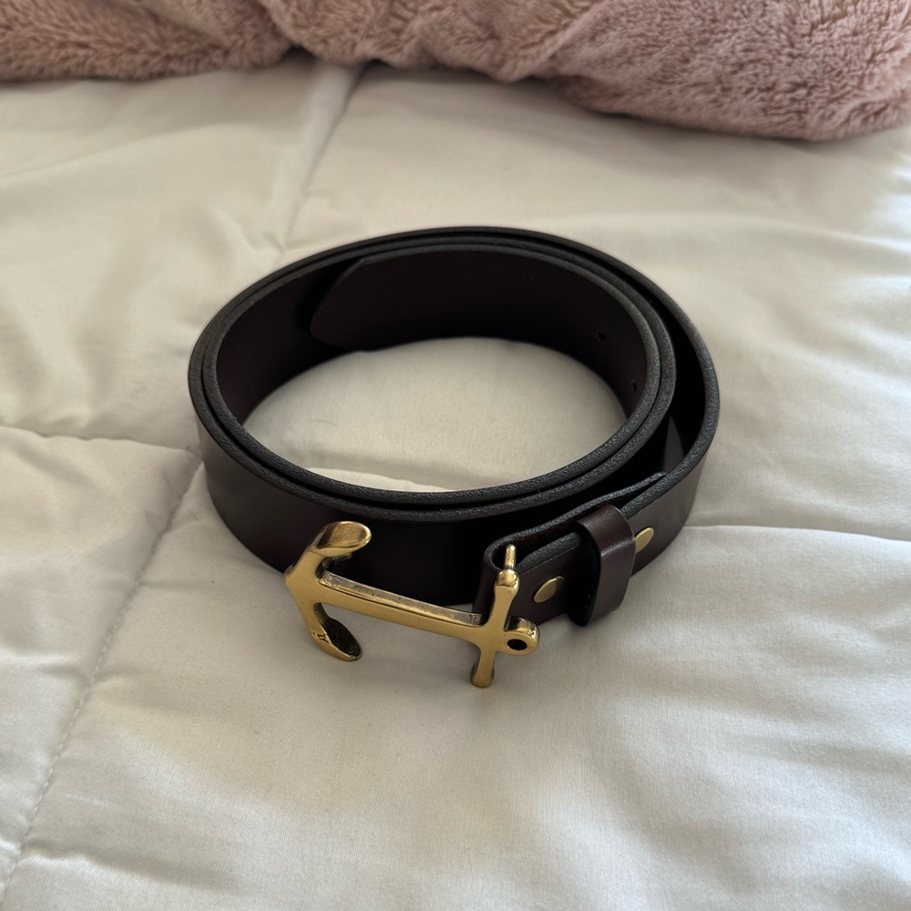 Vineyard Vines Brown Leather Belt with Gold Anchor Buckle